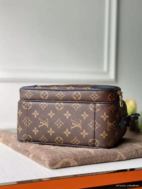 Official oldcobbler LOUIS VUITTON BAG TOILETRY 0626